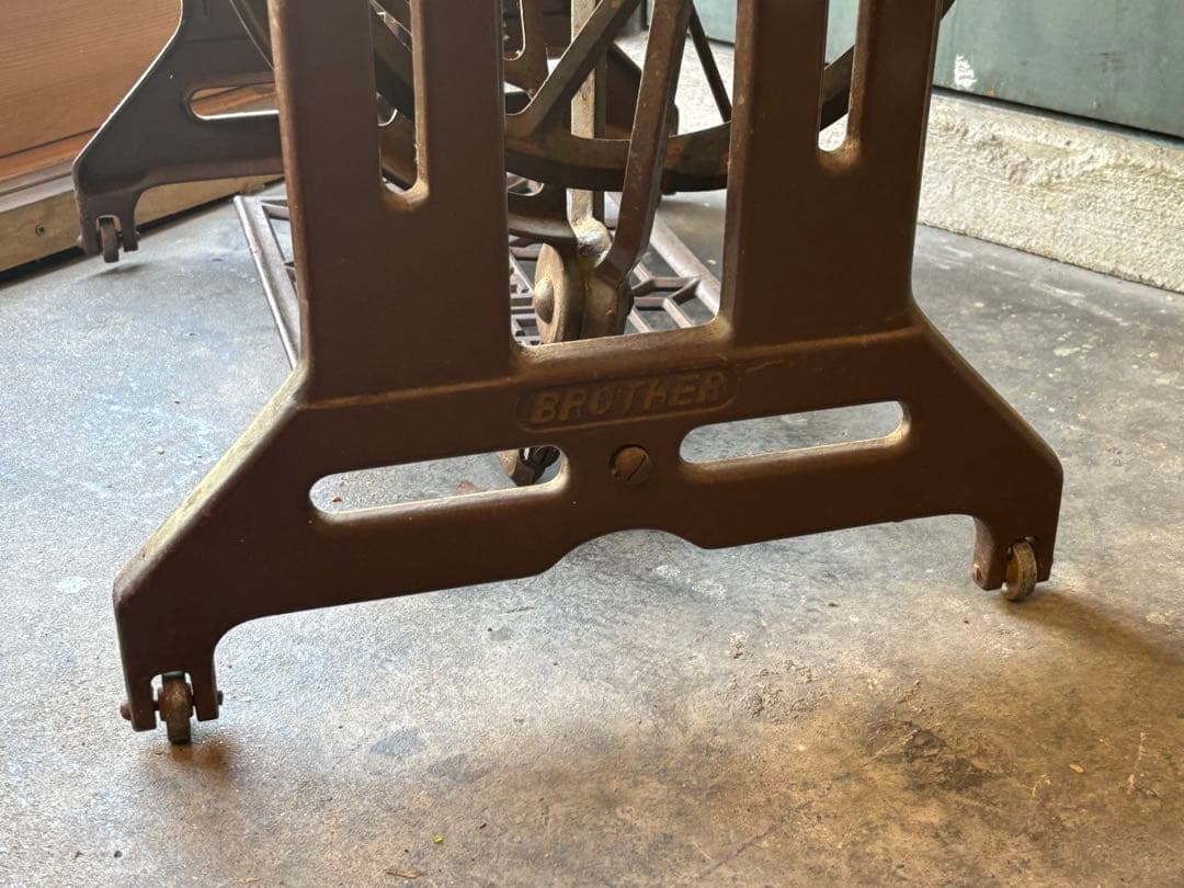 ブラザー brother ミシン脚 作業台やテーブルの脚に