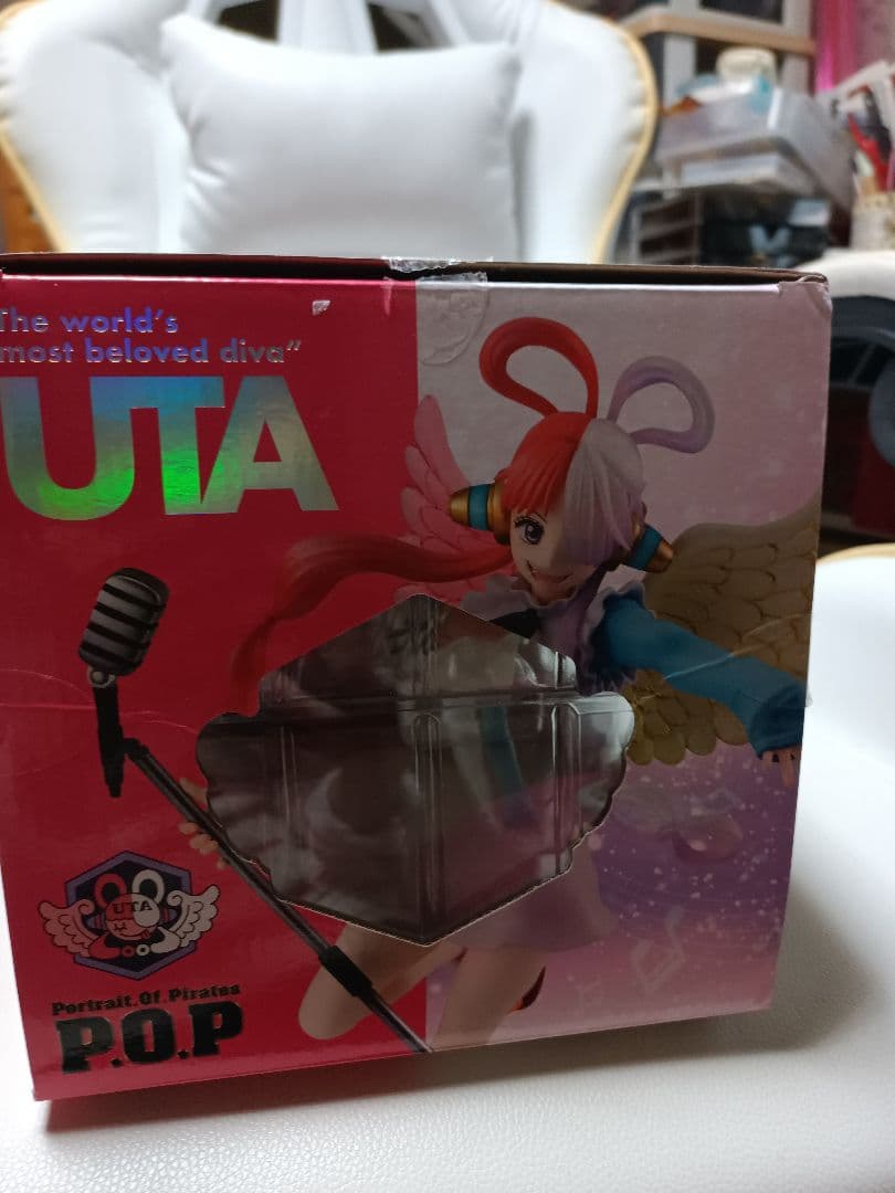 POP “RED-EDITION” “世界の歌姫” ウタ