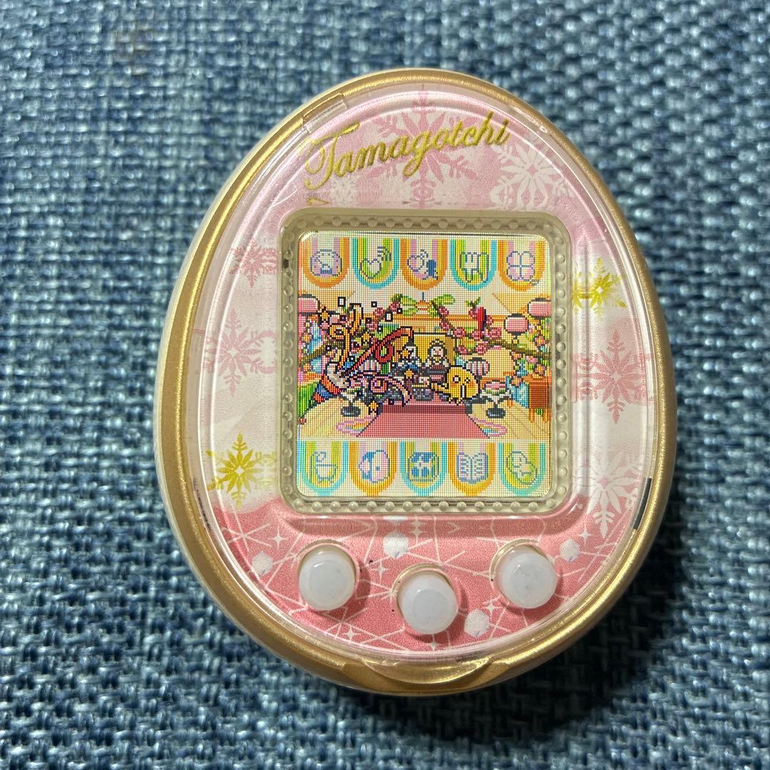 たまごっち TAMAGOTCHI 4U ホワイト 白　ピンクスノー