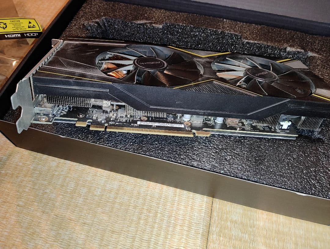 グラフィックボード・グラボ・ビデオカード ASRock rx5700xt