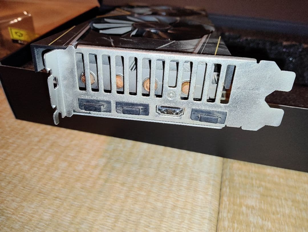 グラフィックボード・グラボ・ビデオカード ASRock rx5700xt