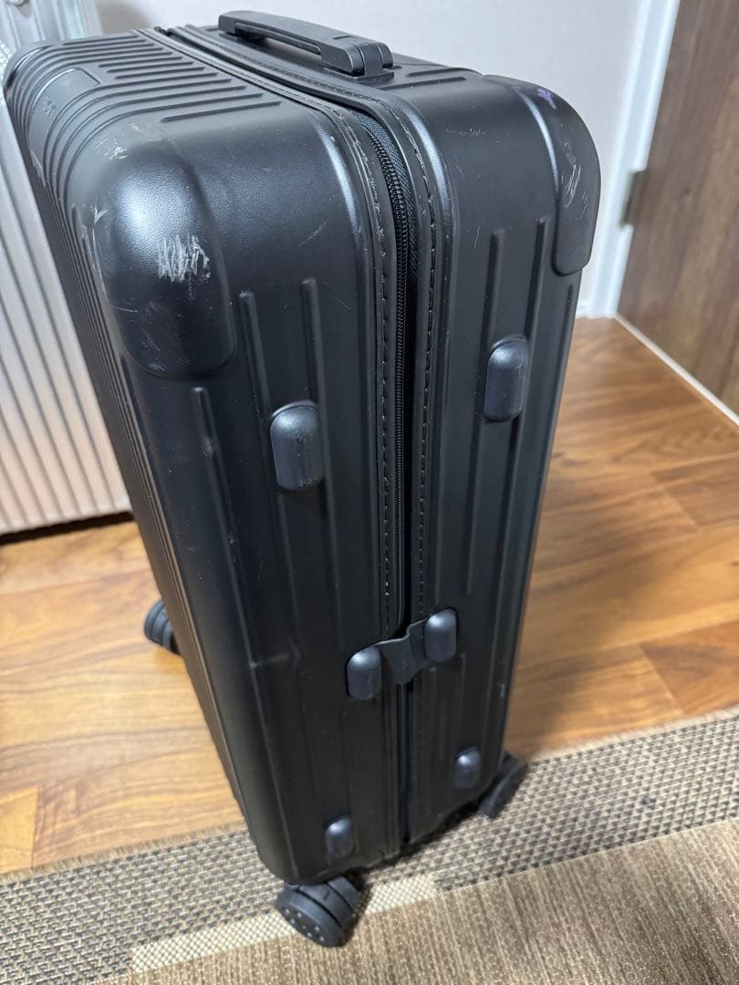 RIMOWA ブラック 中型キャリーケース