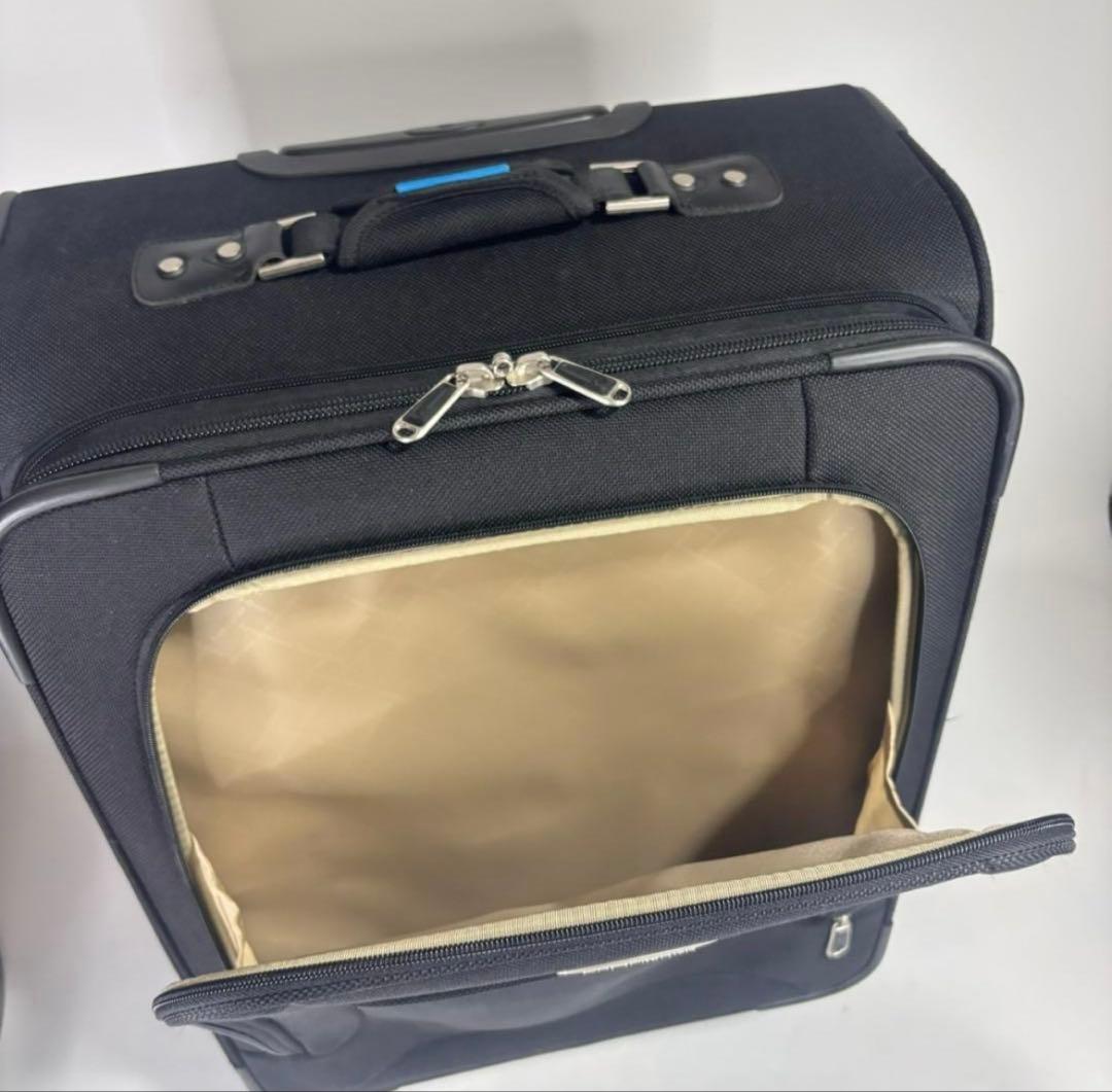 サムソナイト　スーツケース　中型　黒　4輪　ブラック