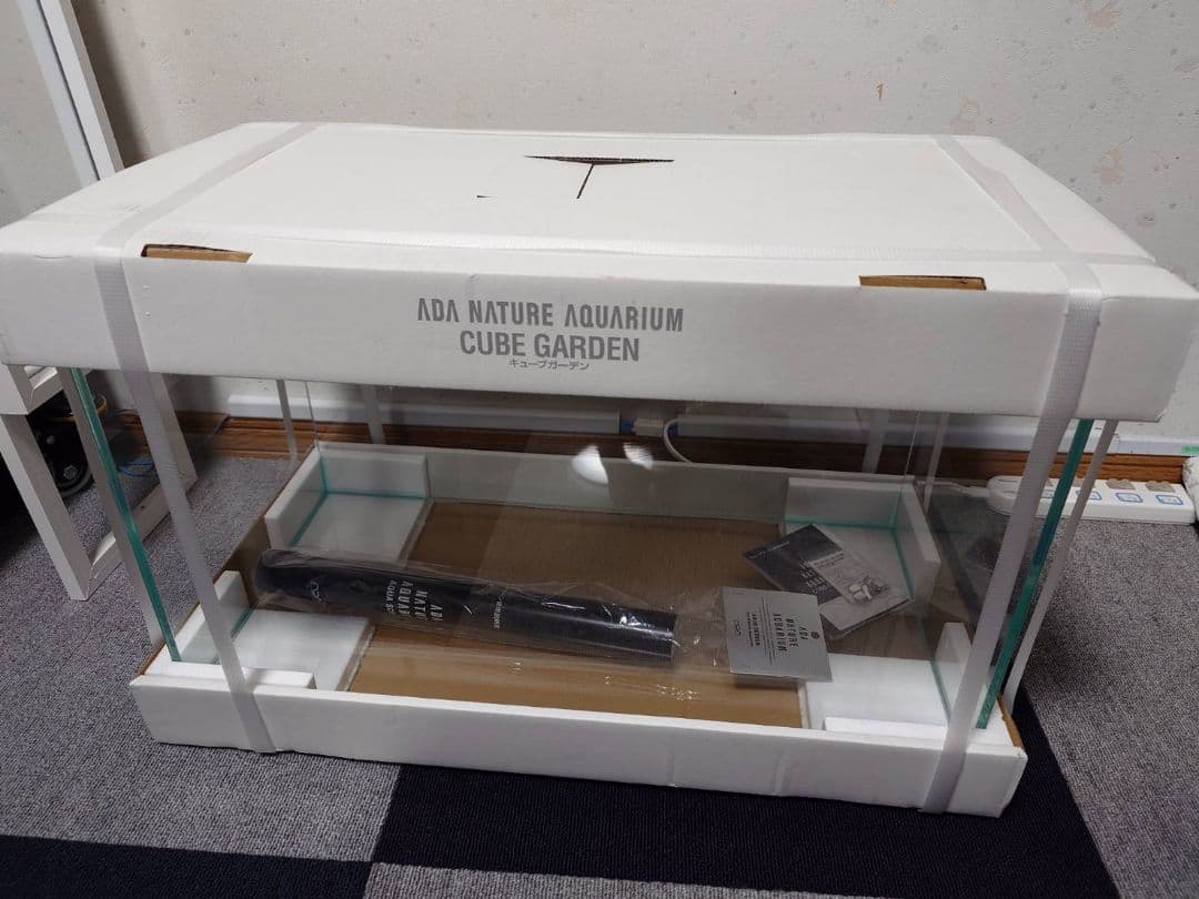ADA CUBE GARDEN　W600×D300×H360 水槽