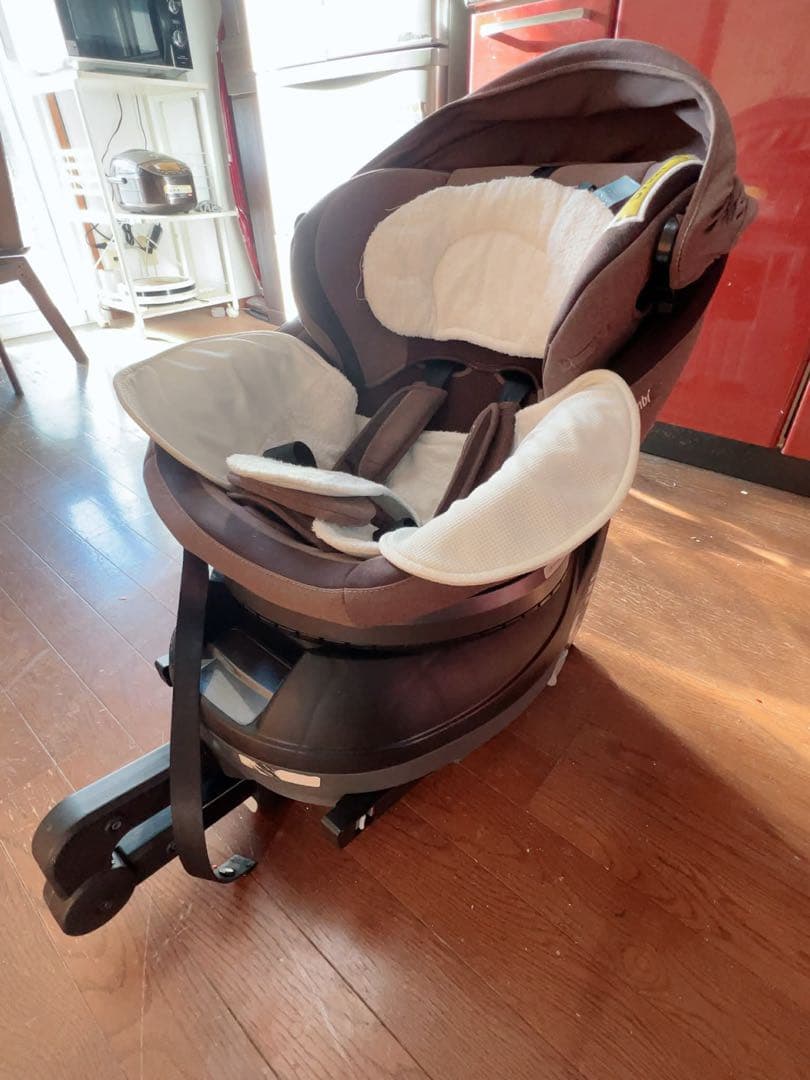 Combi クルムーヴスマート ISOFIX 360度回転