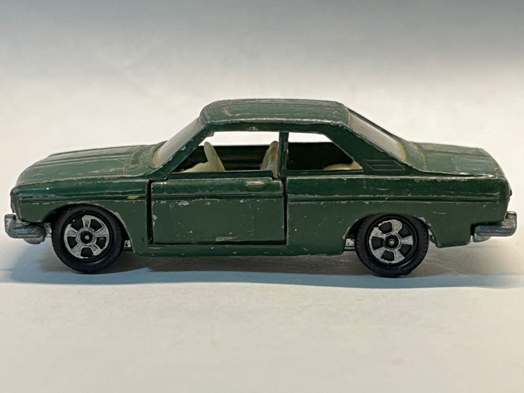 トミカ 黒箱 1-1-1 ニッサン ブルーバード SSS 希少色 1Aホイール