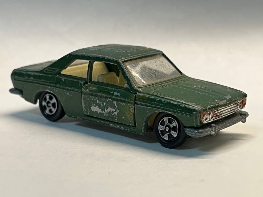 トミカ 黒箱 1-1-1 ニッサン ブルーバード SSS 希少色 1Aホイール