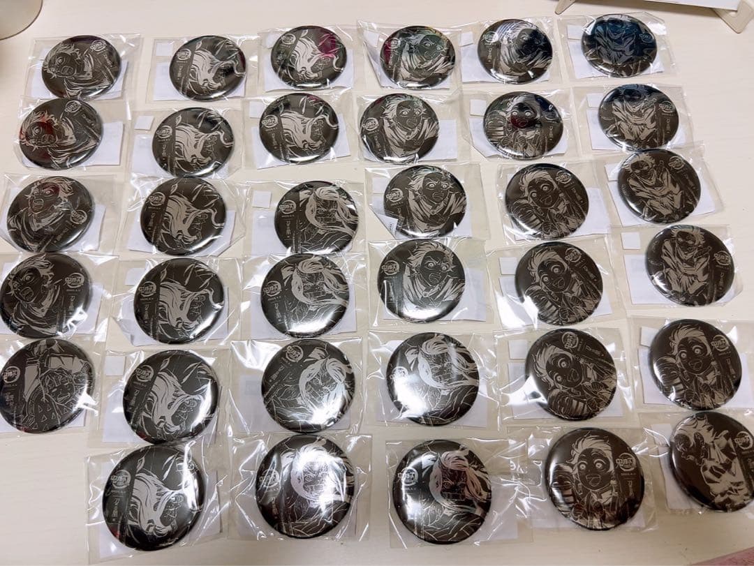 鬼滅の刃 全幕間画Webshopくじ B賞メタリック缶バッジ 刀鍛冶の里 柱稽古