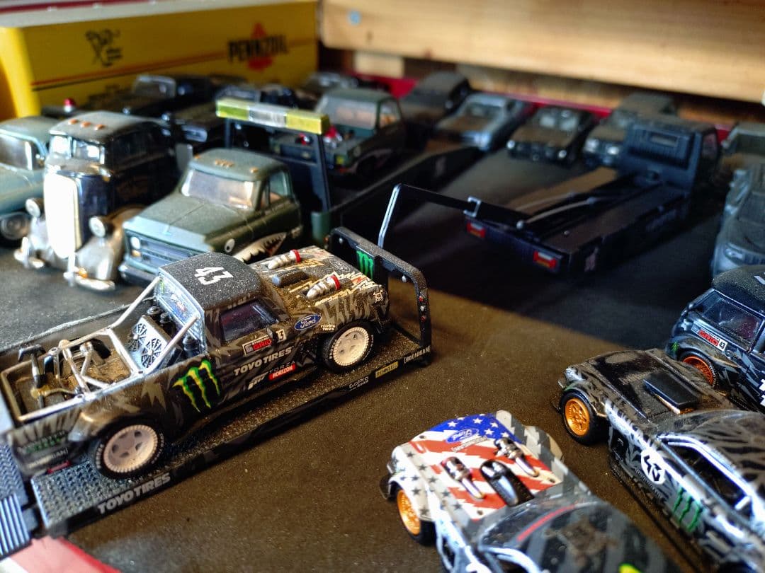 ケン・ブロックMonster Energy フーニガンミニカーセット