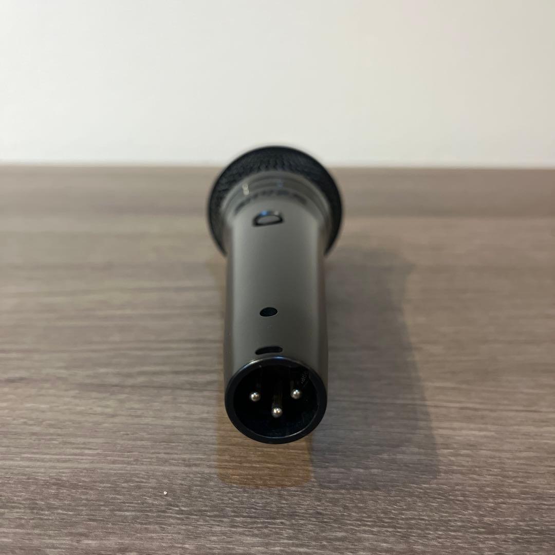 SHURE PGA58 ダイナミックマイク 本体と付属品