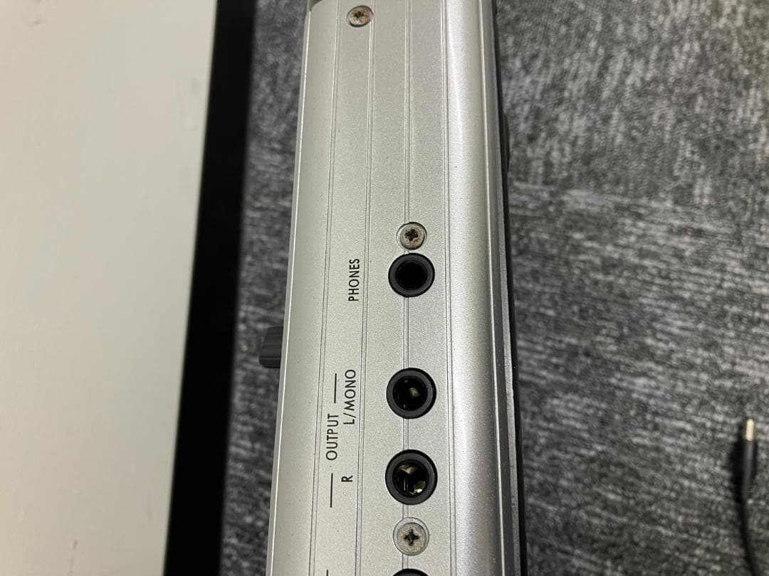 KORG コルグ　シンセサイザー　R3 キーボード