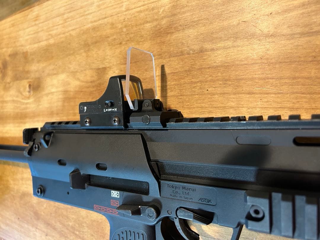 東京マルイ　MP7A1ガスブローバック　カスタム　ドットサイト　サイレンサー付き