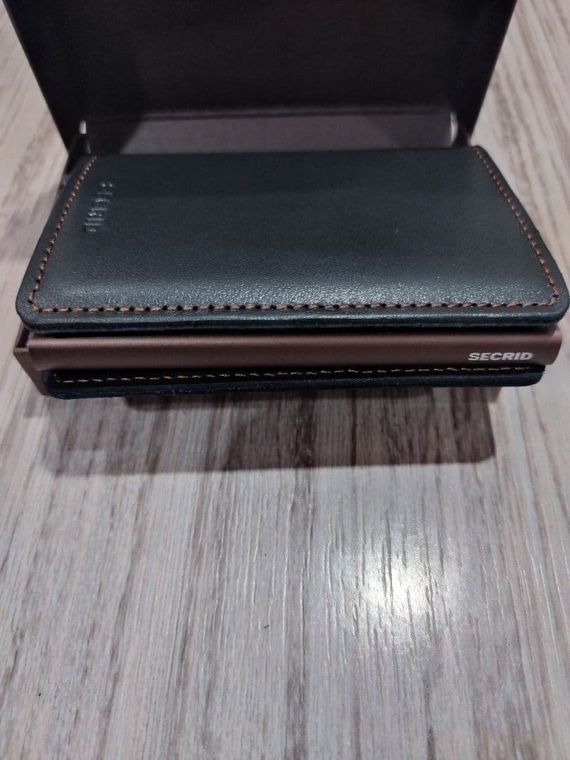 SECRID カードプロテクター カードケース