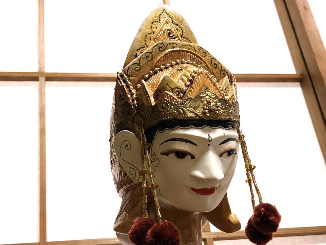 【 デウィ・ジェンバティ（Dewi Jembawati) 王女 】　ワヤン・ゴレ