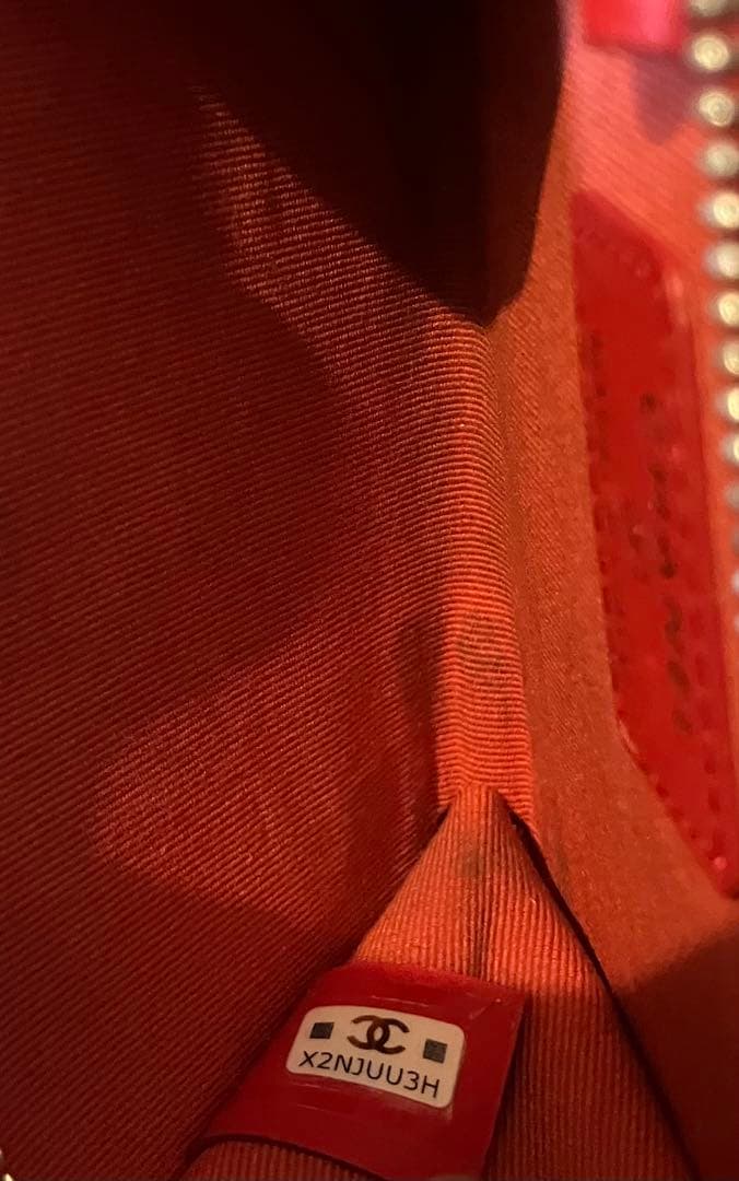 シャネル ケース　L字　キャビアスキン　レッド　赤