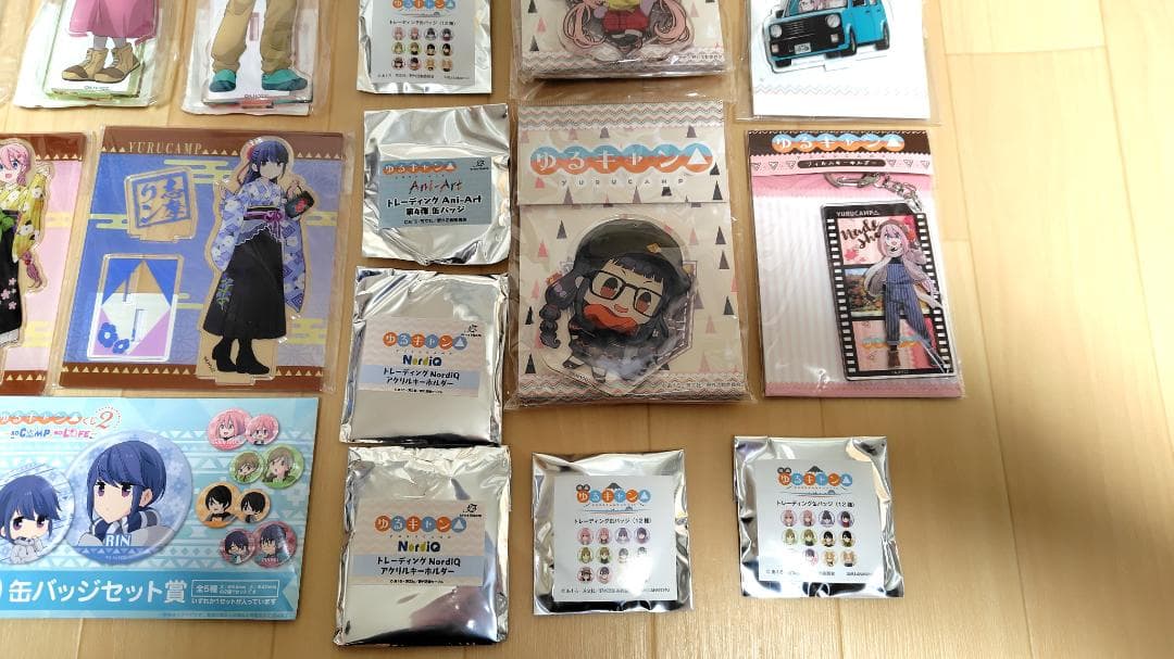 ①お買い得！【ゆるキャン△】アクリルスタンド　キーホルダー　缶バッジ等多数まとめ