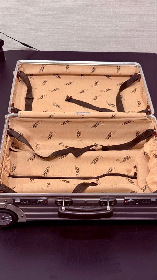 リモワ　クラシックフライト　2輪　スーツケース