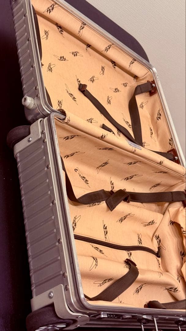 リモワ　クラシックフライト　2輪　スーツケース