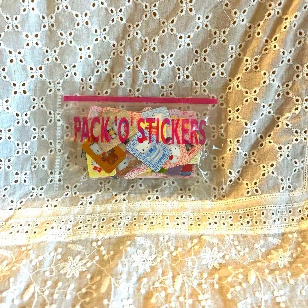 レア‼️キティ シールパック101ピース コスチュームキティいっぱい♡