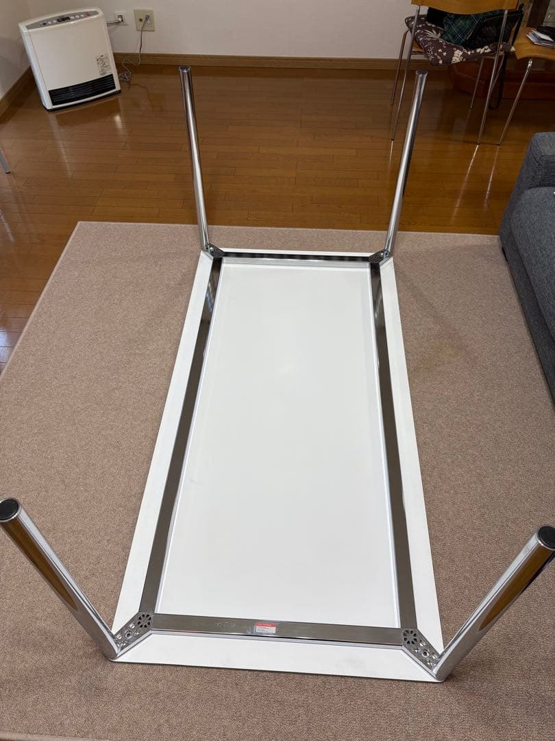 フリッツハンセン Fritz Hansen プラーノ ダイニングテーブル