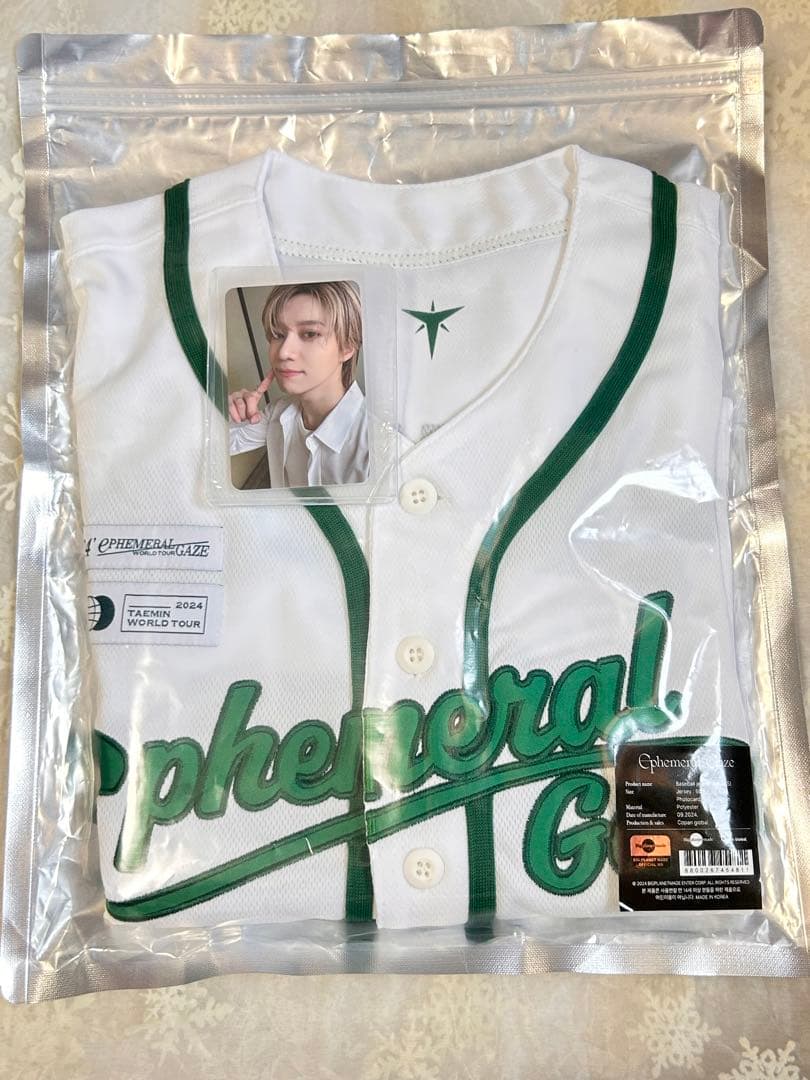 テミン TAEMIN 公式 ユニフォームWhite 白 ショート特典トレカ付き