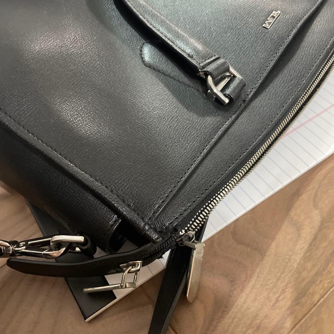 ブラック レザー ビジネスバッグ A4対応　TUMI