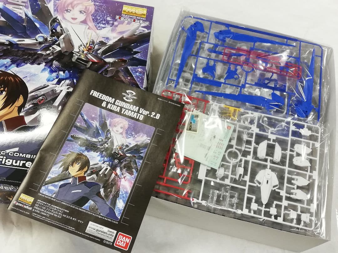 MG 1/100 フリーダムガンダム ver.2.0 & キラ・ヤマト