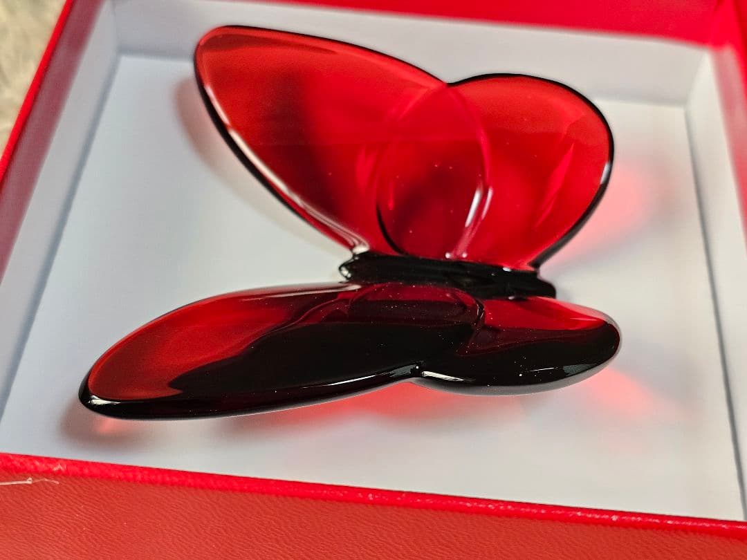 新品 Baccarat クリスタル ラッキーバタフライ RubyRed パピヨン