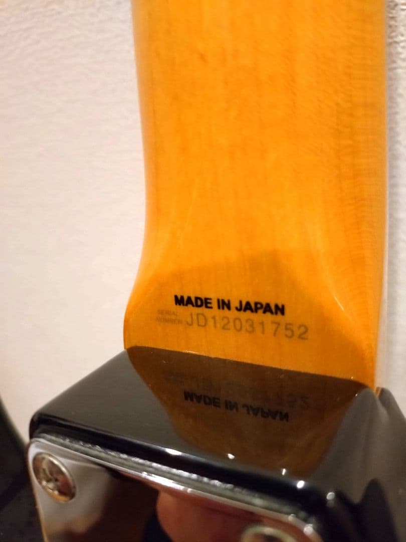 フェンダージャパン　ハードケース付　ST62-TX 3TS ストラップおまけ付