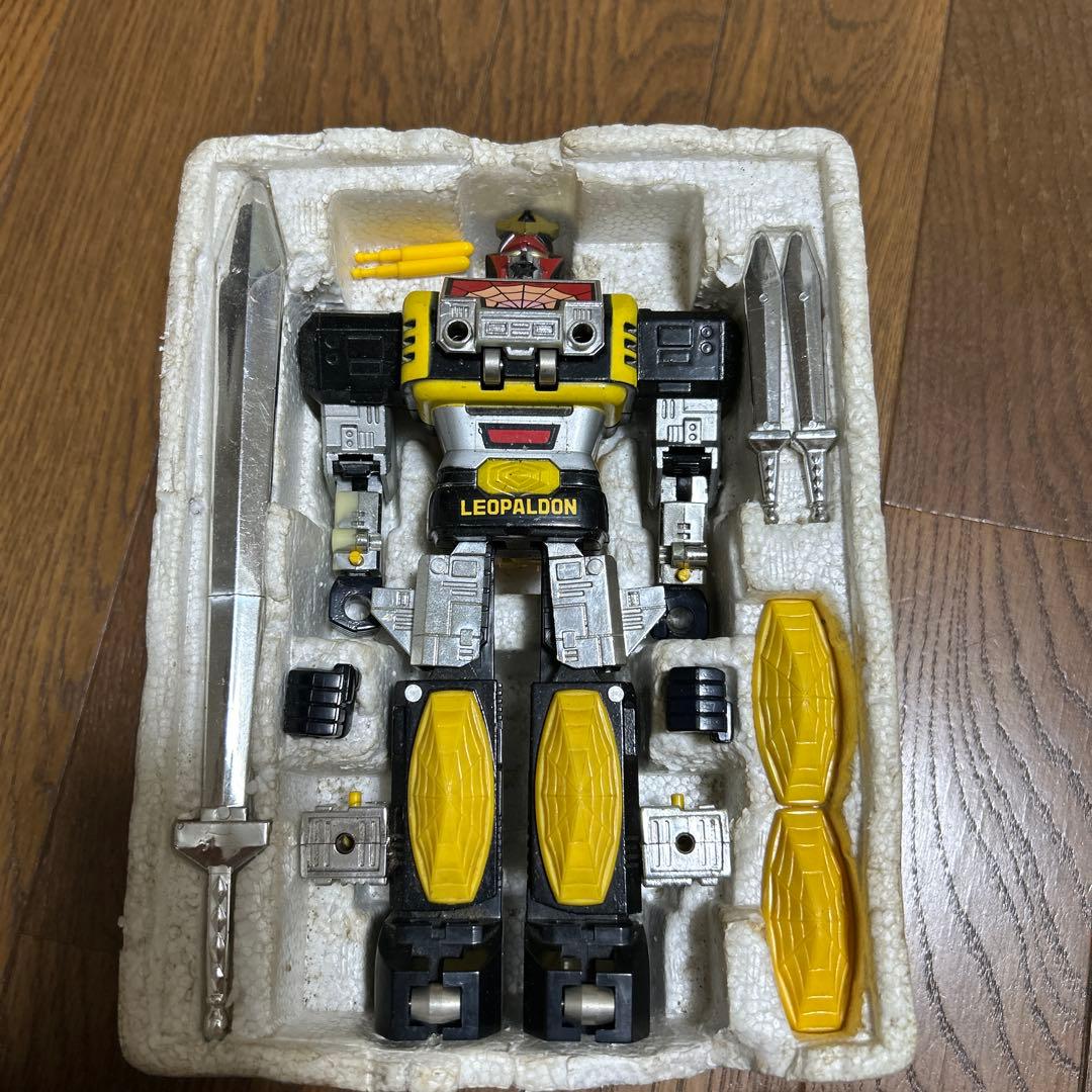 超合金レオパルドン