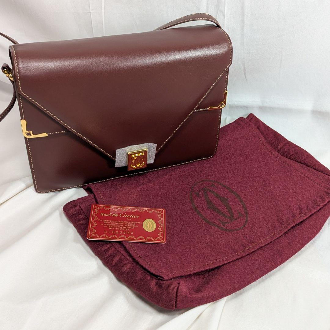 【極美品】 カルティエ　マストラ ショルダーバッグ 三角フラップ カード保存袋付