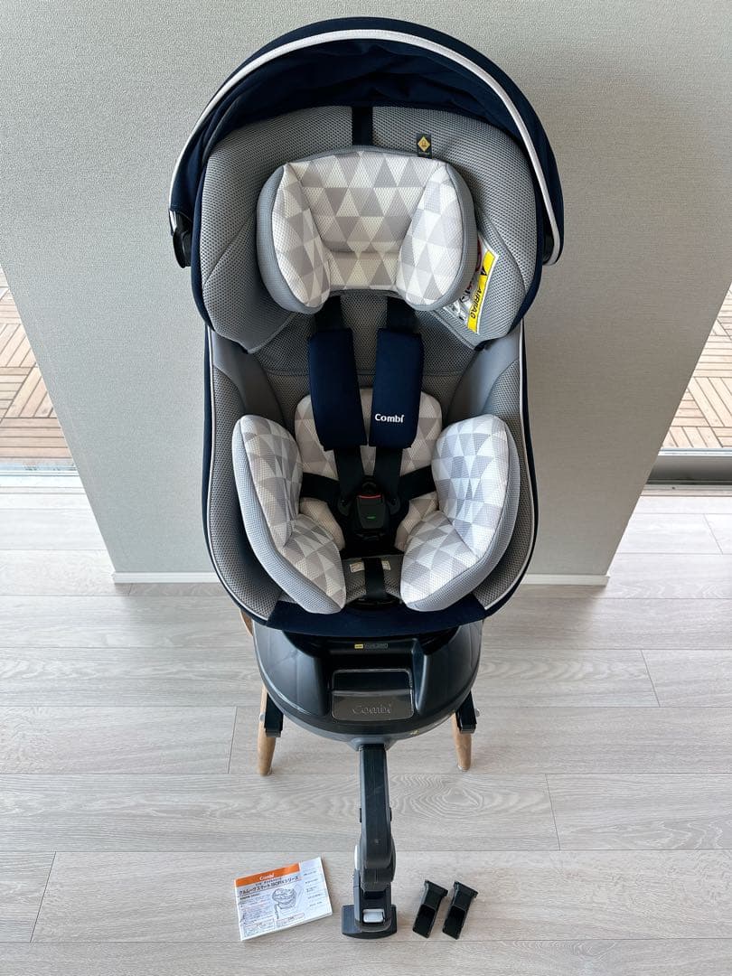 【美品】コンビ クルムーヴスマート ISOFIX