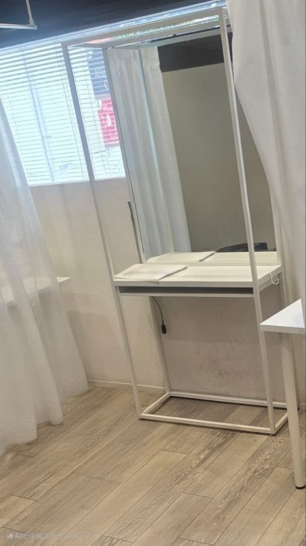 美容室　セット面　鏡 中古品　美品　引取希望　4台有