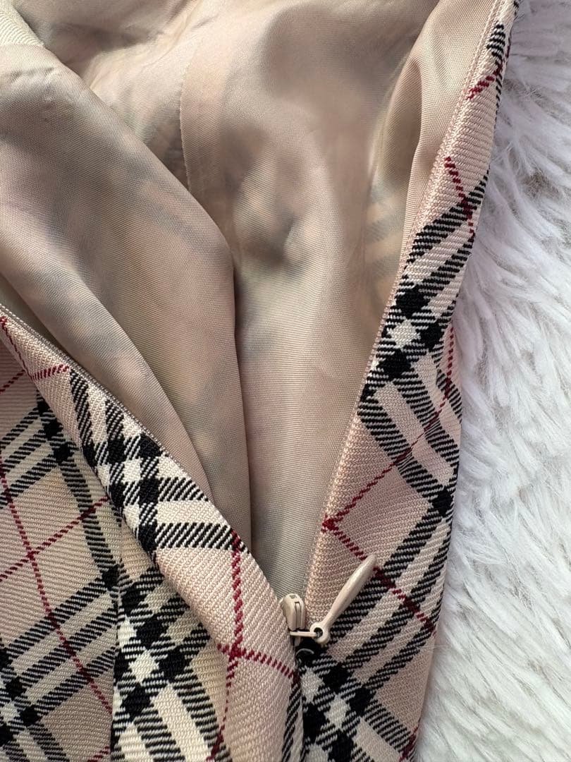 バーバリーブルーレーベルフレアスカートノバチェック　ベルト　ひざ丈　ベージュ38