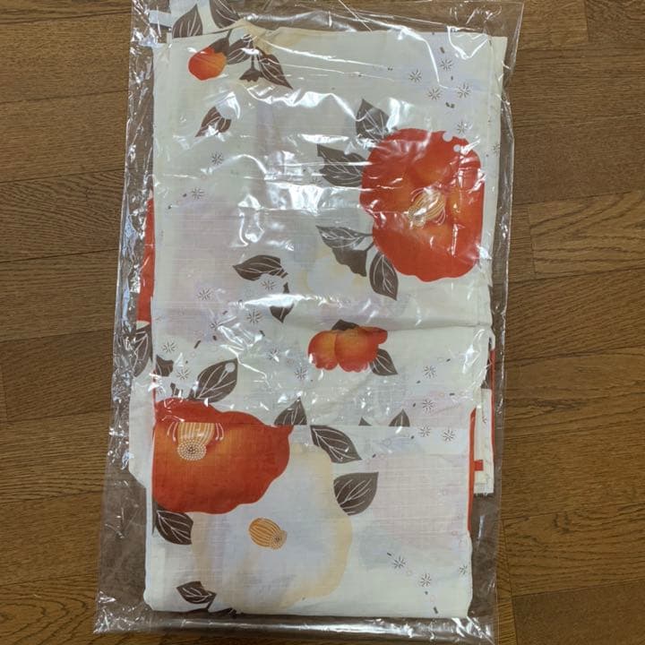 (新品)ウタタネ 浴衣 朱色 椿