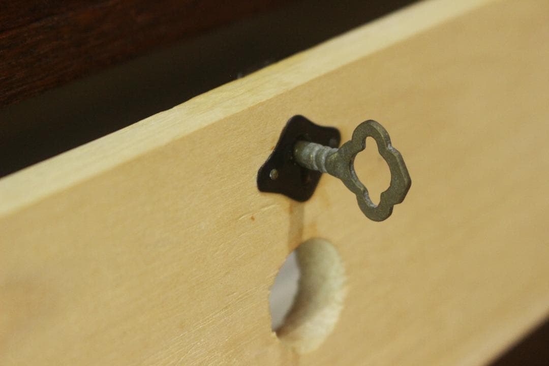 レトロ 小振り 引き出し 茶箪笥 抽斗 5杯 隠し収納 からくり箪笥 鍵付き