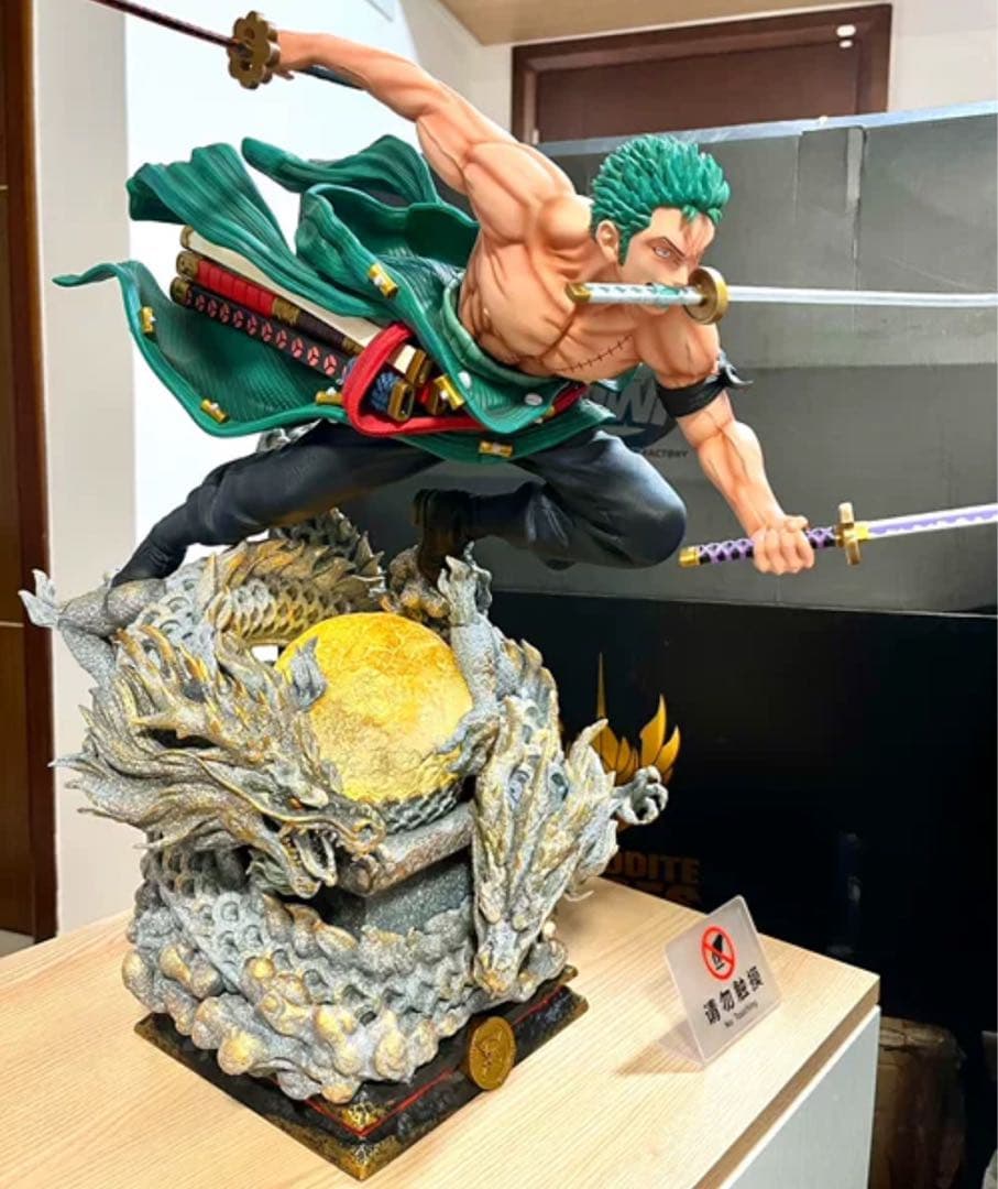 ワンピース　ロロノア・ゾロ　ガレージキット　フィギュア　完成品