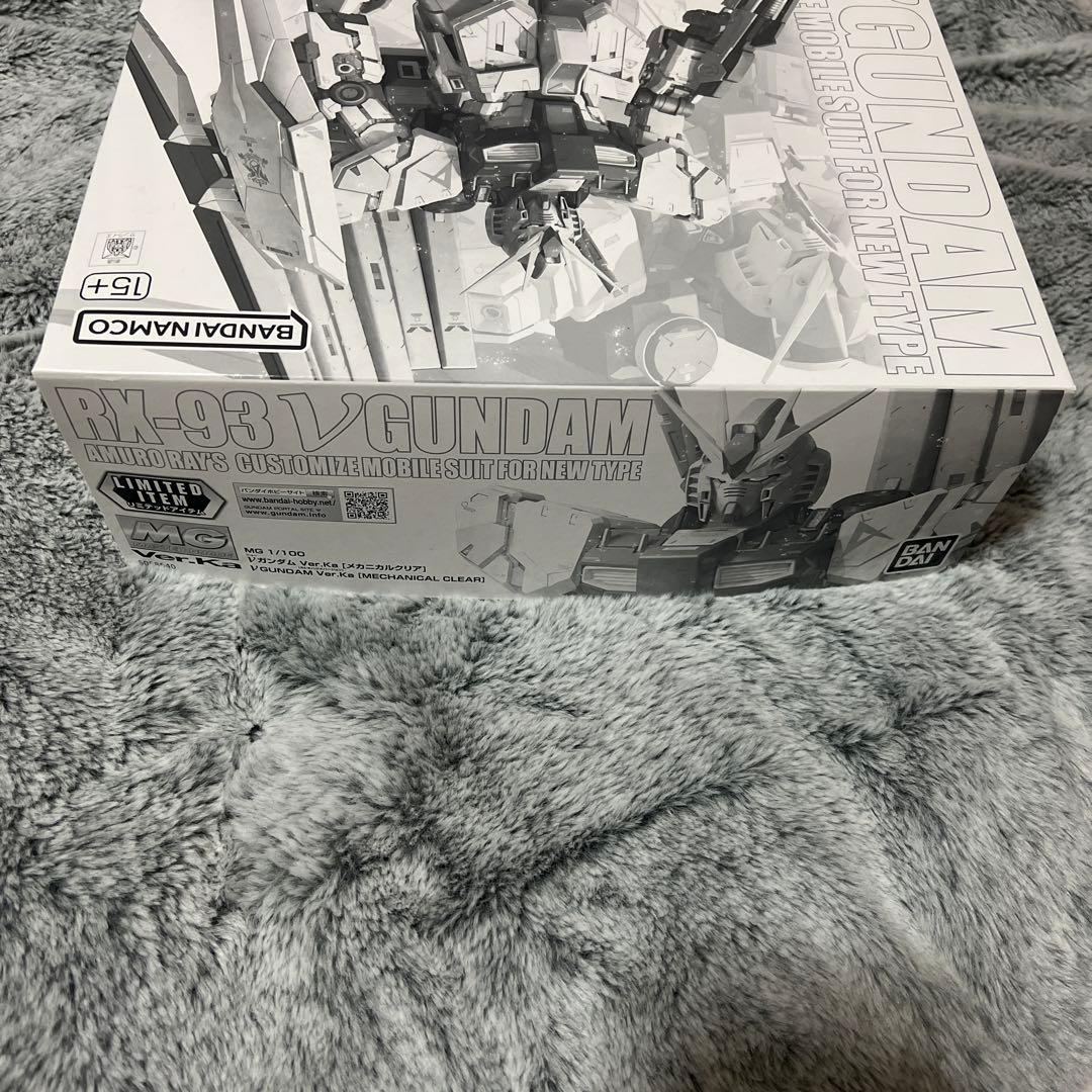 イベント限定品MG 1/100νガンダム Ver.Ka ［メカニカルクリ ア］