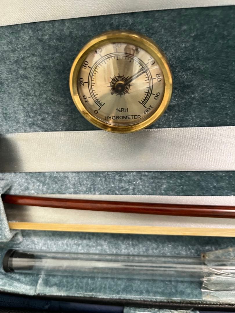 //5/12まで//アメリカ製4弦バイオリン４/４サイズと バイオリンケース