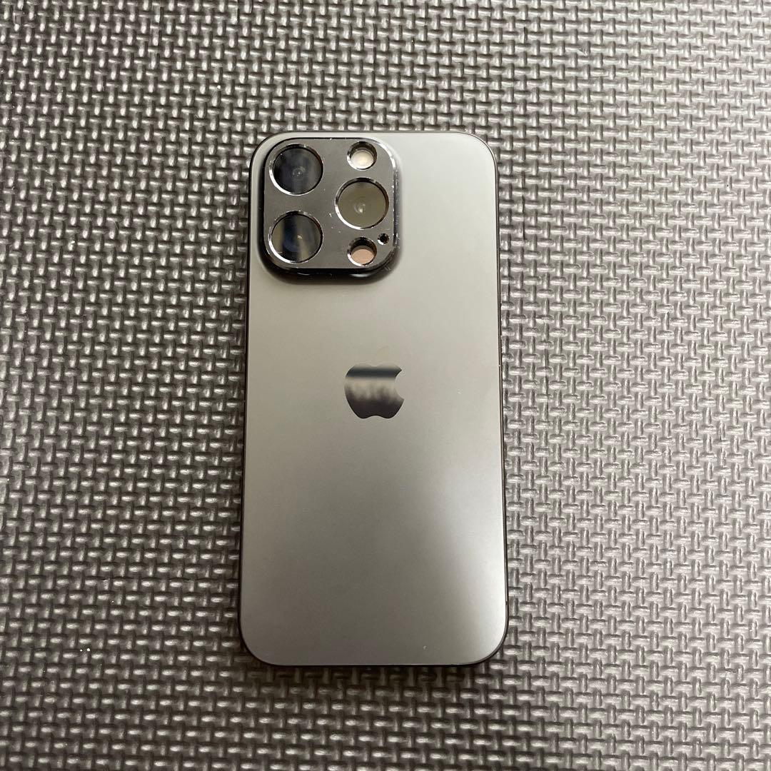 iPhone15 pro 美品 256GB SIMロック無し バッテリー86%