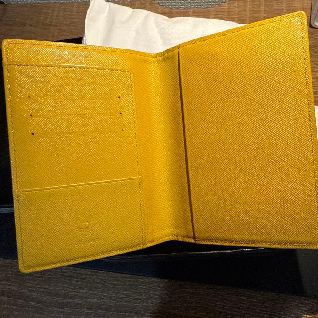 ツキ　MCM ウサギデザイン パスポートケース