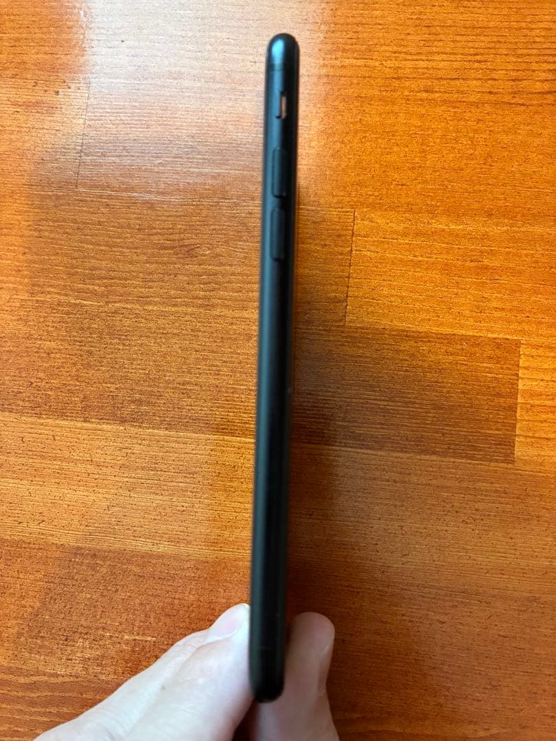 ⭐︎美品⭐︎iPhone SE（第2世代）128GB ブラック／USモデル