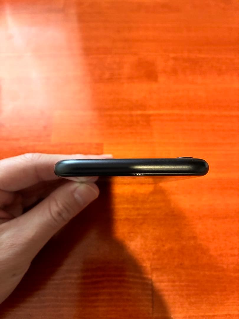 ⭐︎美品⭐︎iPhone SE（第2世代）128GB ブラック／USモデル