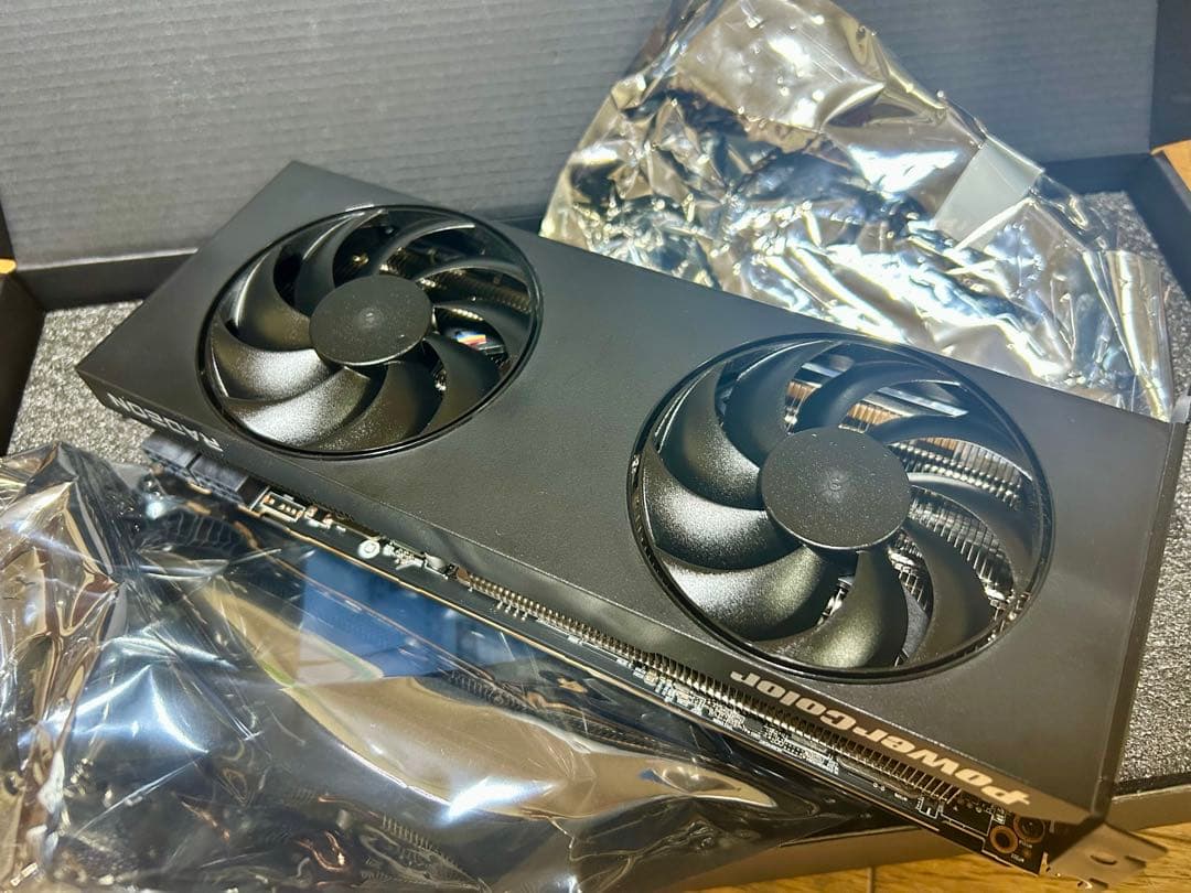 美品Radeon RX 7800 XT 16GB GDDR6