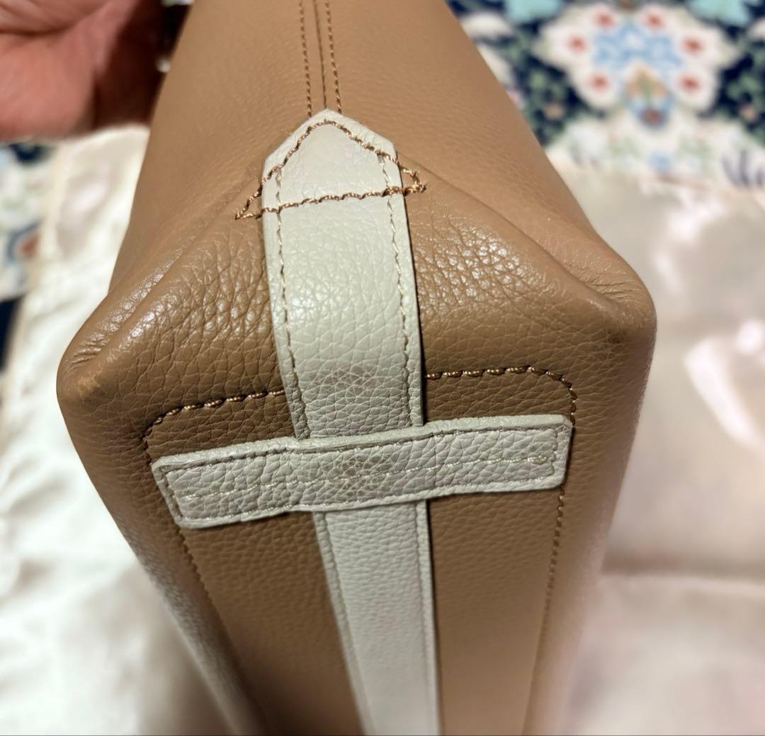 2日間限定お値下げ‼️ADMJ ベージュ レザー ショルダーバッグ