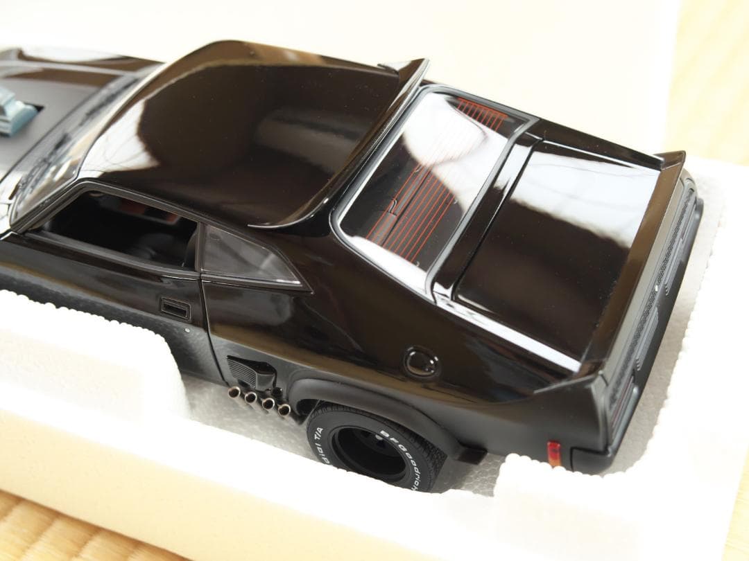 オートアート 1/18 フォード ⅩBファルコン　マッドマックスインターセプター