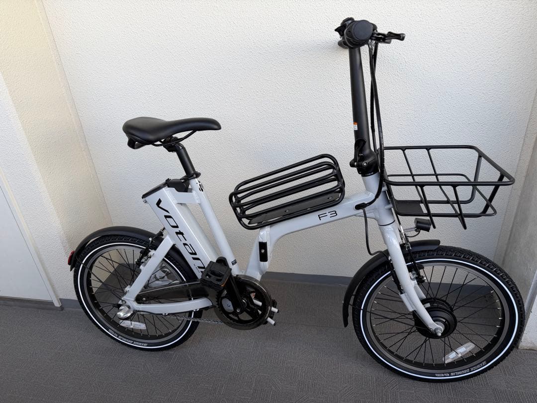 にゃた　BESV F3 電動アシスト折り畳み20インチモデル ライトグレー