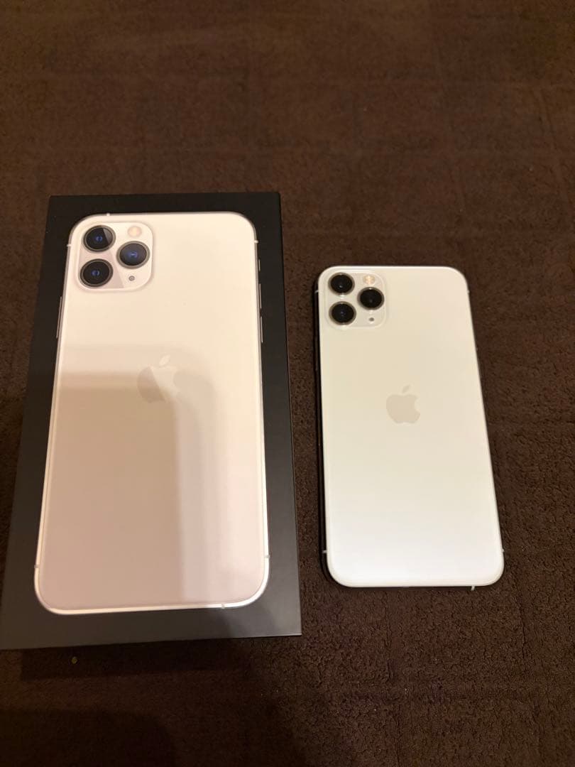 Apple iPhone 11 64gb シルバー simフリー