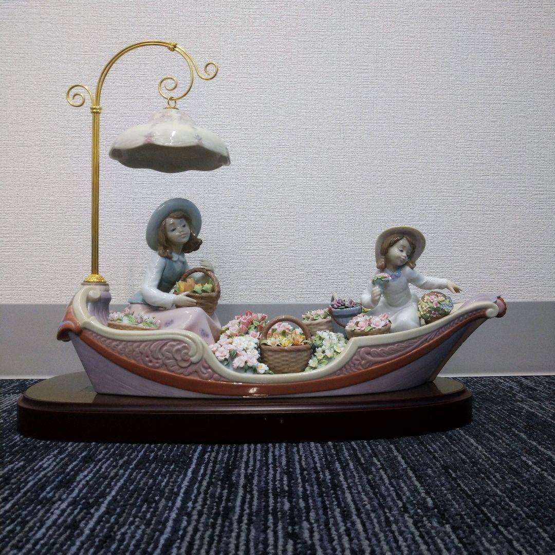 ＊Jasmine＊リヤドロの代表作＊「バルコ・デ・フローレス」専用台座付き