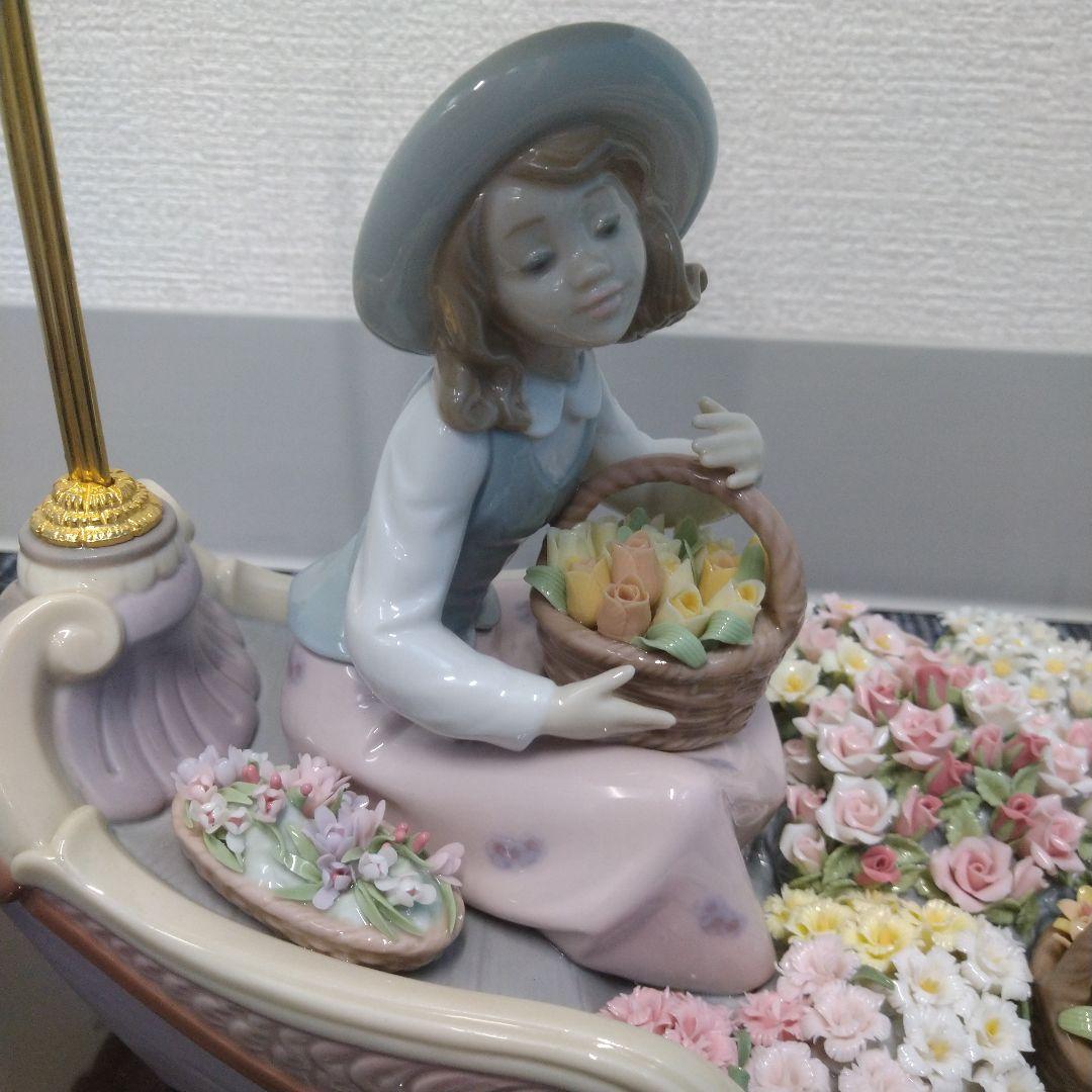 ＊Jasmine＊リヤドロの代表作＊「バルコ・デ・フローレス」専用台座付き